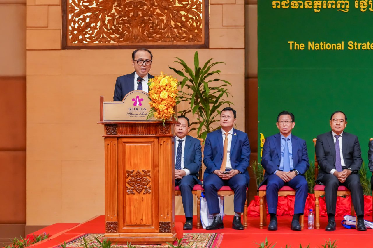 ឯកឧត្ដមឧបនាយករដ្ឋមន្រ្តីប្រចាំការ វង្សី វិស្សុត