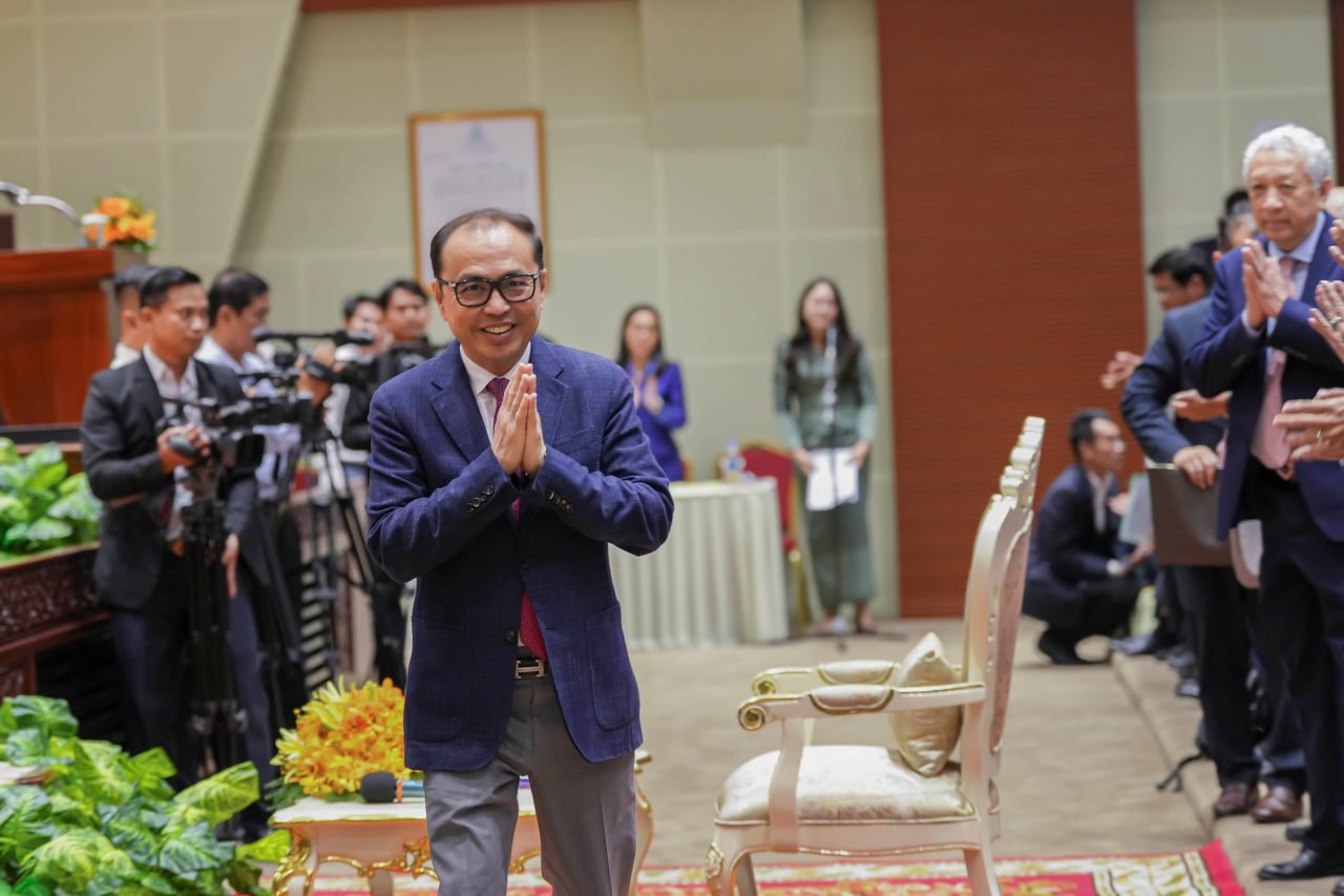 ឯកឧត្តមឧបនាយករដ្ឋមន្រ្តីប្រចាំការ វង្សី វិស្សុត