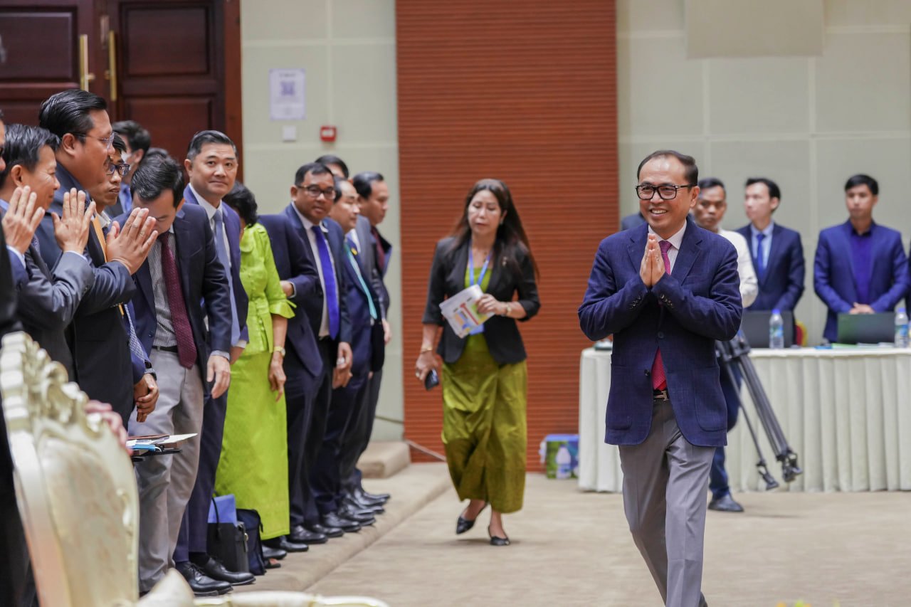 ឯកឧត្តមឧបនាយករដ្ឋមន្រ្តីប្រចាំការ វង្សី វិស្សុត