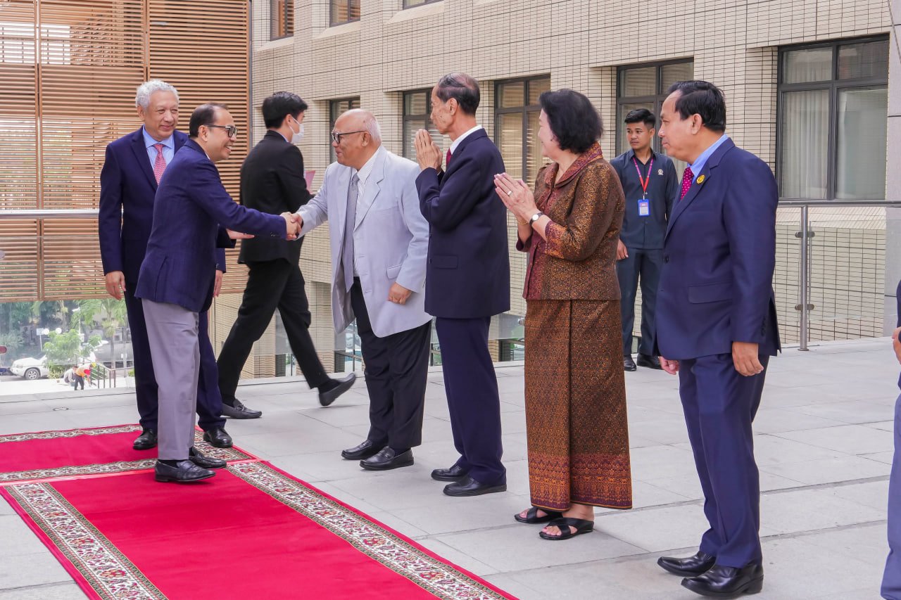 ឯកឧត្តមឧបនាយករដ្ឋមន្រ្តីប្រចាំការ វង្សី វិស្សុត