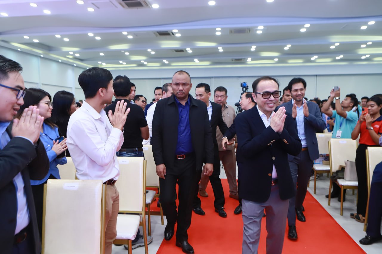 ឯកឧត្តម វង្សី វិស្សុត៖