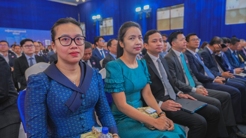 ឯកឧត្តមឧបនាយករដ្ឋមន្រ្តីប្រចាំការ វង្សី វិស្សុត