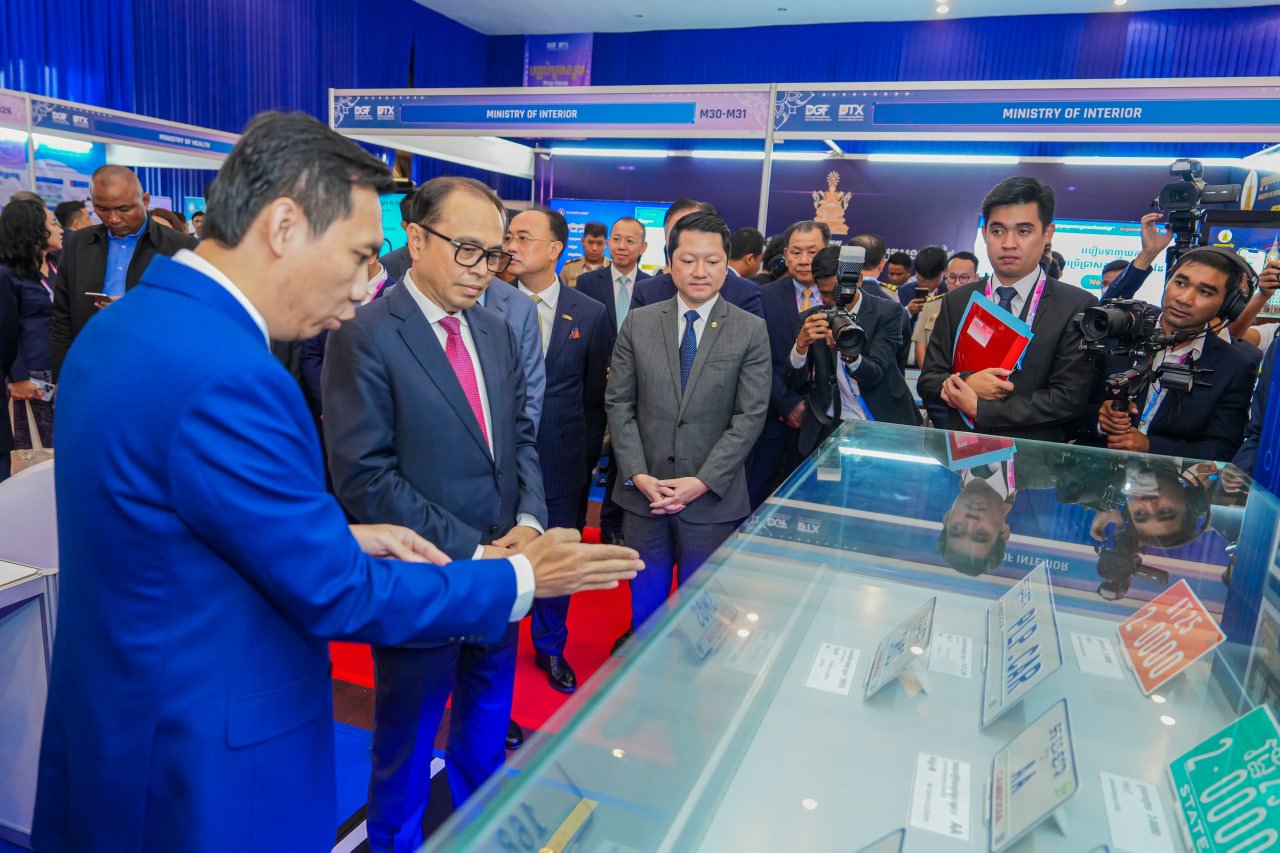 ឯកឧត្តមឧបនាយករដ្ឋមន្ត្រីប្រចាំការ វង្សី វិស្សុត