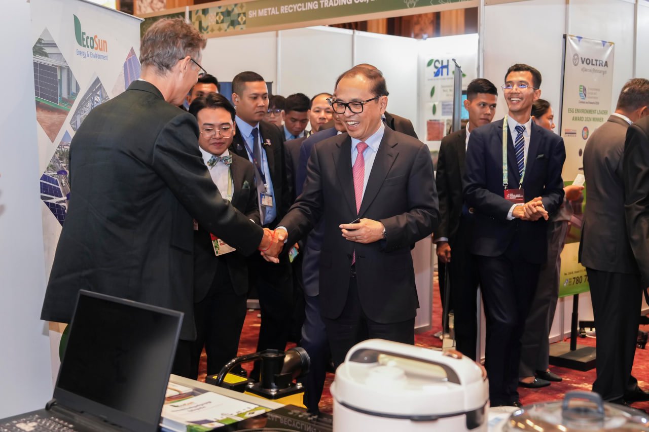 ឯកឧត្តមឧបនាយករដ្ឋមន្រ្តីប្រចាំការ វង្សី វិស្សុត