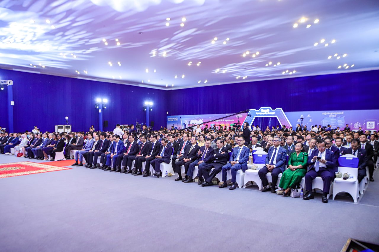 ឯកឧត្តមឧបនាយករដ្ឋមន្រ្តីប្រចាំការ វង្សី វិស្សុត