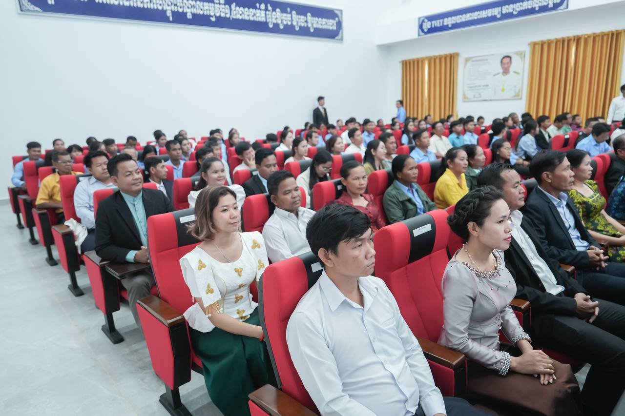 ឯកឧត្ដមឧបនាយករដ្ឋមន្រ្តីប្រចាំការ វង្សី វិស្សុត