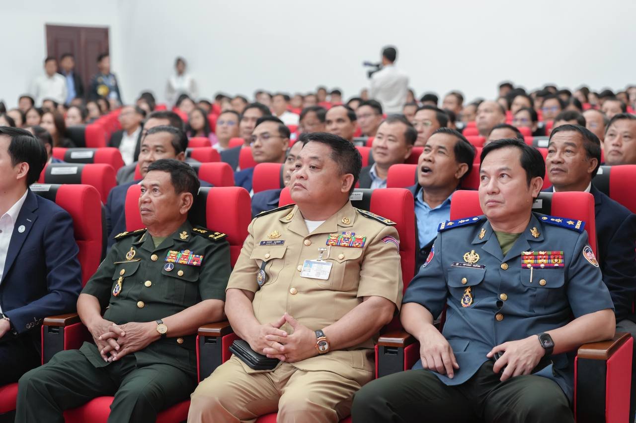 ឯកឧត្ដមឧបនាយករដ្ឋមន្រ្តីប្រចាំការ វង្សី វិស្សុត