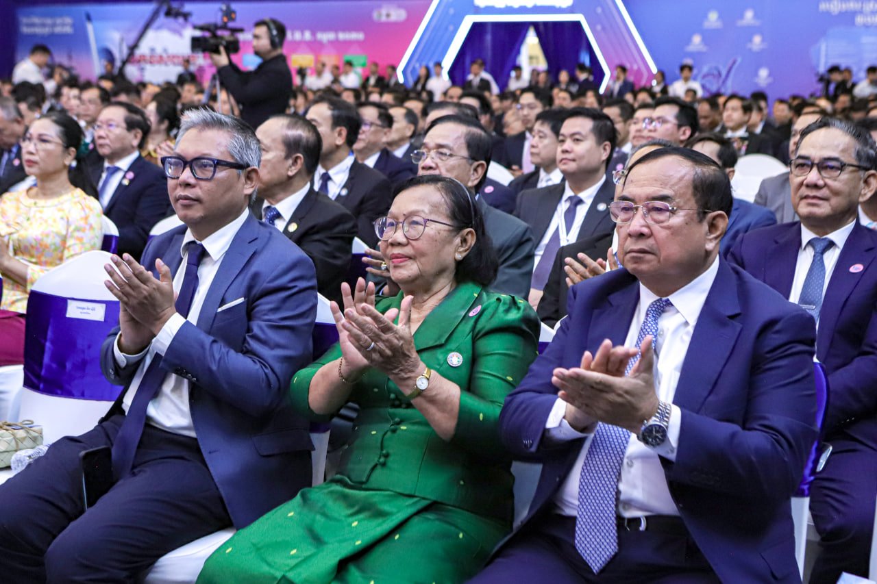 ឯកឧត្តមឧបនាយករដ្ឋមន្រ្តីប្រចាំការ វង្សី វិស្សុត