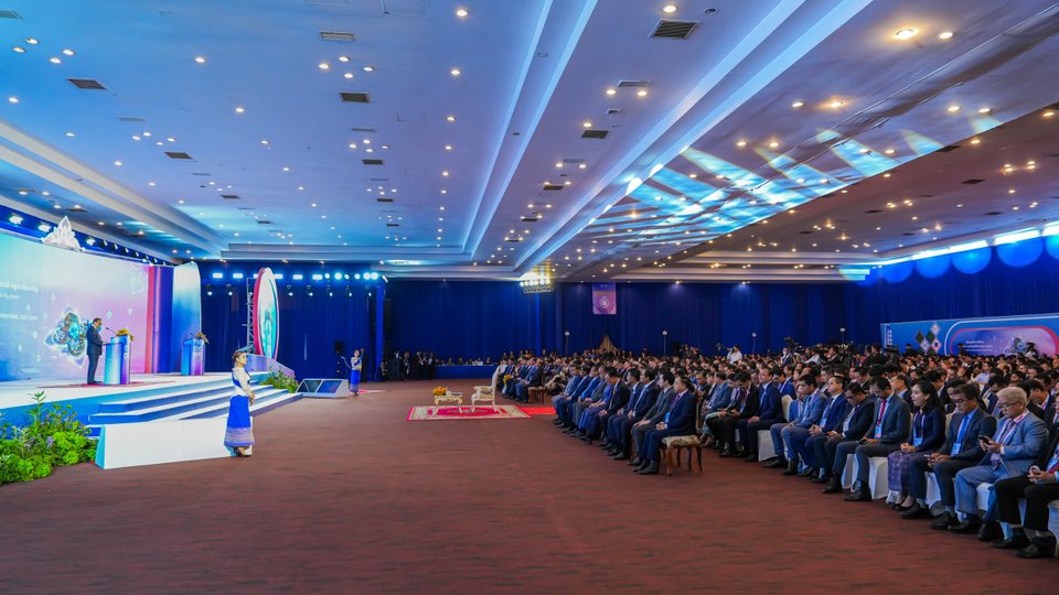 ឯកឧត្តមឧបនាយករដ្ឋមន្ត្រីប្រចាំការ វង្សី វិស្សុត