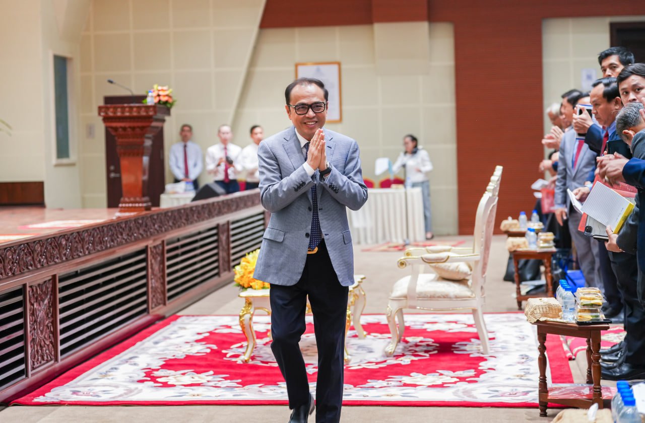 ឯកឧត្តមឧបនាយករដ្ឋមន្រ្តីប្រចាំការ វង្សី វិស្សុត