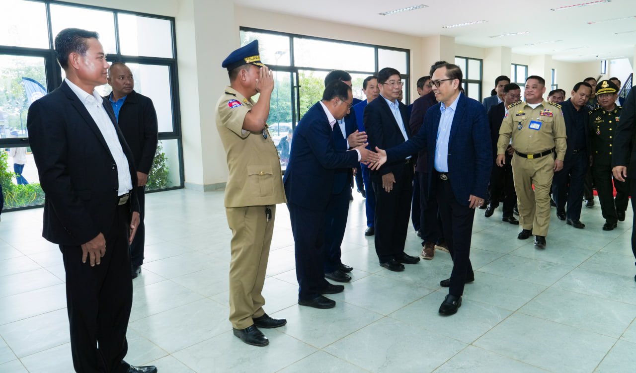 ឯកឧត្ដមឧបនាយករដ្ឋមន្រ្តីប្រចាំការ វង្សី វិស្សុត