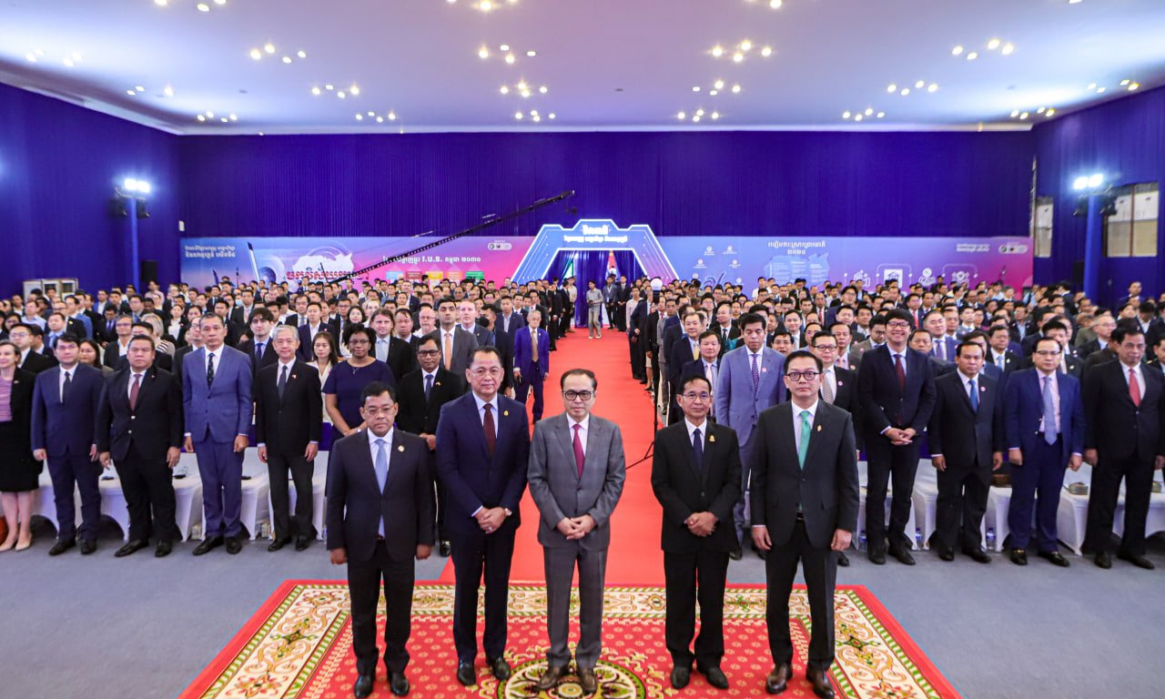 ឯកឧត្តមឧបនាយករដ្ឋមន្រ្តីប្រចាំការ វង្សី វិស្សុត