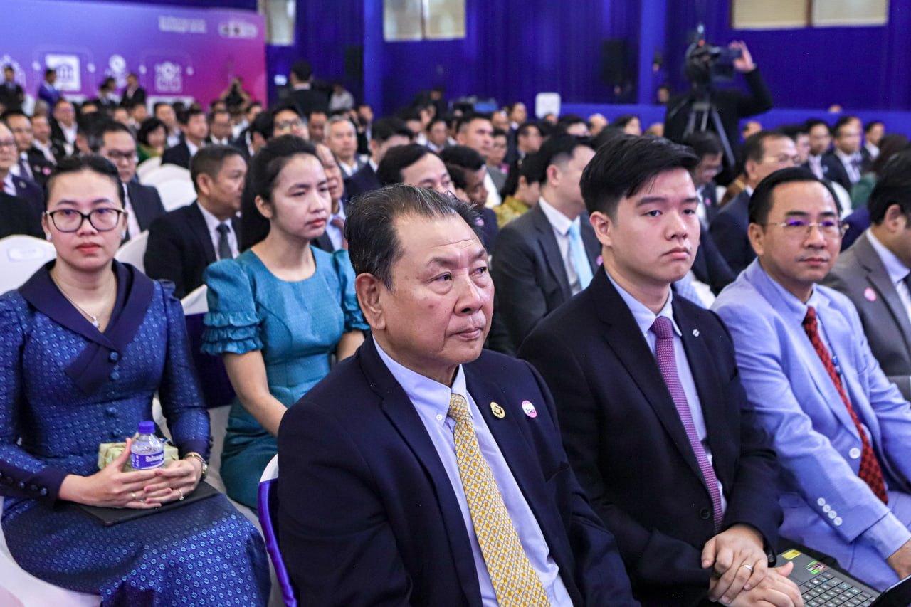 ឯកឧត្តមឧបនាយករដ្ឋមន្រ្តីប្រចាំការ វង្សី វិស្សុត