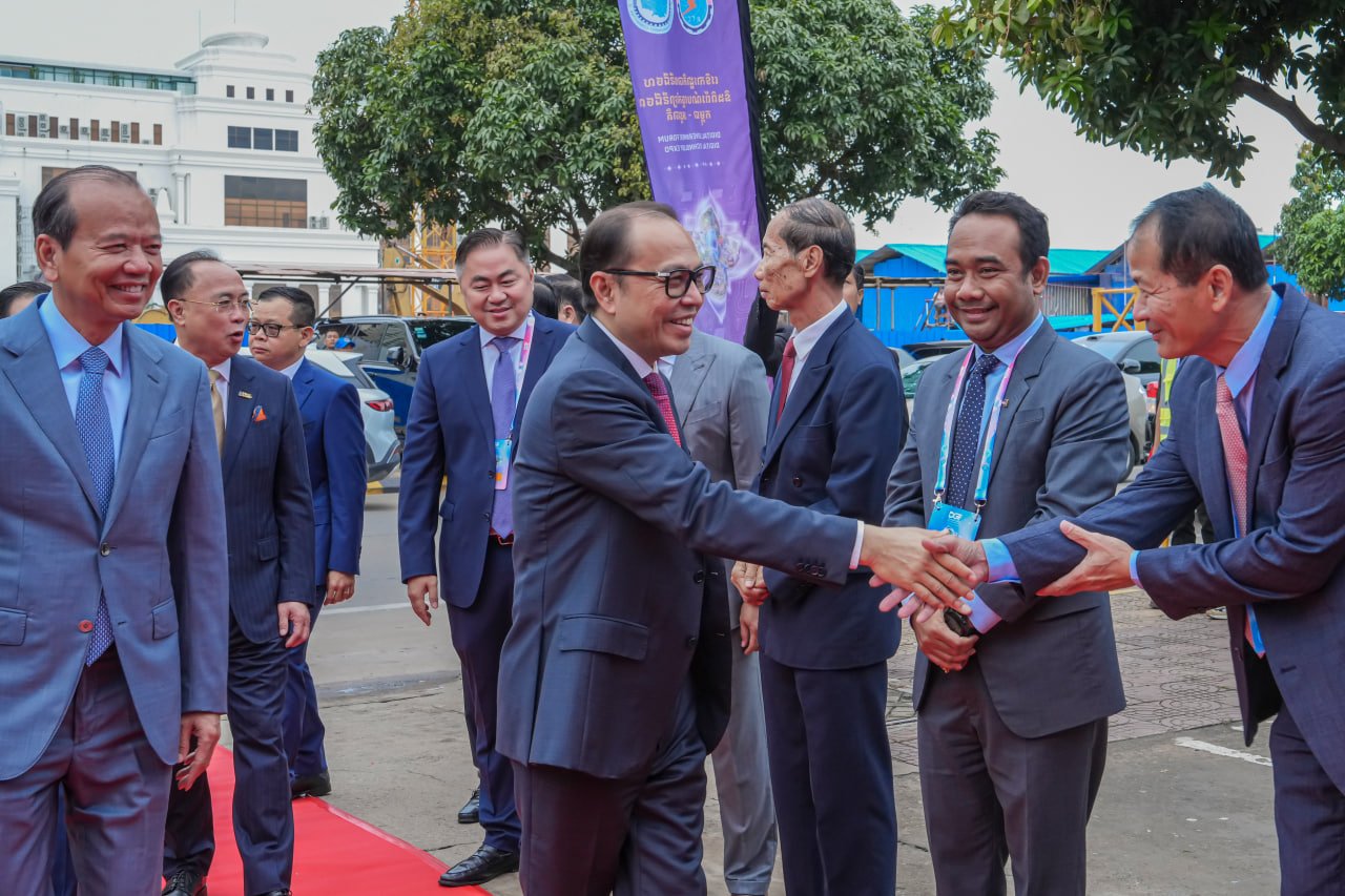 ឯកឧត្តមឧបនាយករដ្ឋមន្ត្រីប្រចាំការ វង្សី វិស្សុត