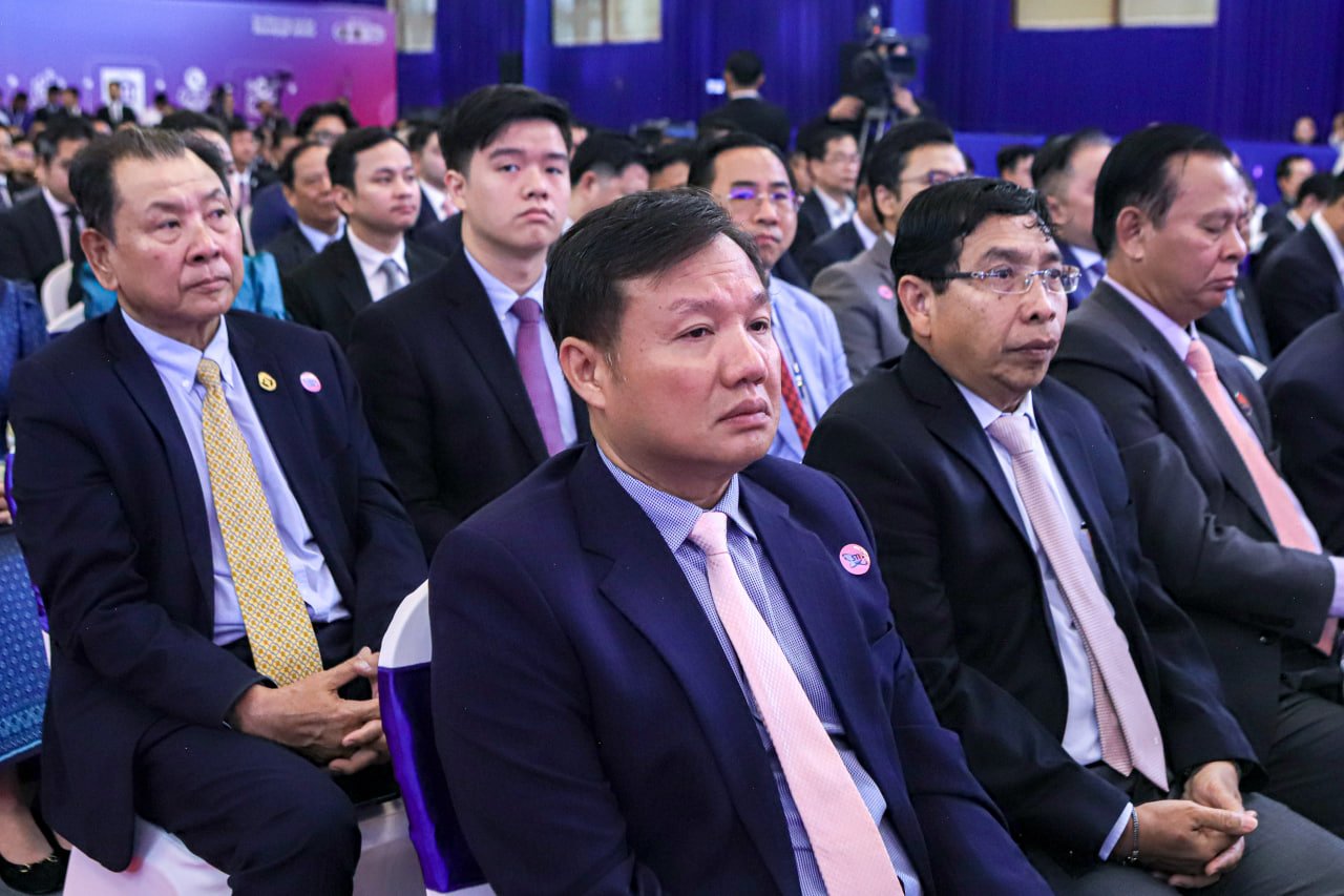 ឯកឧត្តមឧបនាយករដ្ឋមន្រ្តីប្រចាំការ វង្សី វិស្សុត