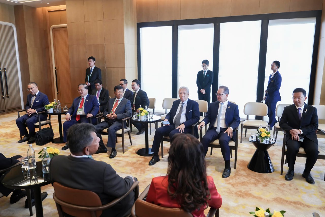 ឯកឧត្តមឧបនាយករដ្ឋមន្រ្តីប្រចាំការ វង្សី វិស្សុត