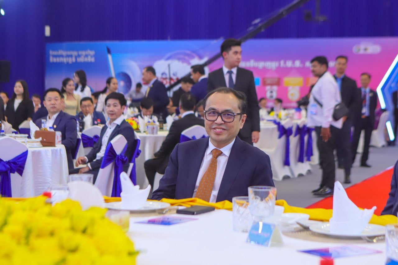 ឯកឧត្តមឧបនាយករដ្ឋមន្រ្តីប្រចាំការ វង្សី វិស្សុត