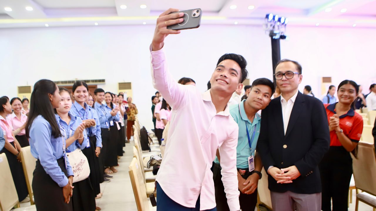 ឯកឧត្តម វង្សី វិស្សុត៖