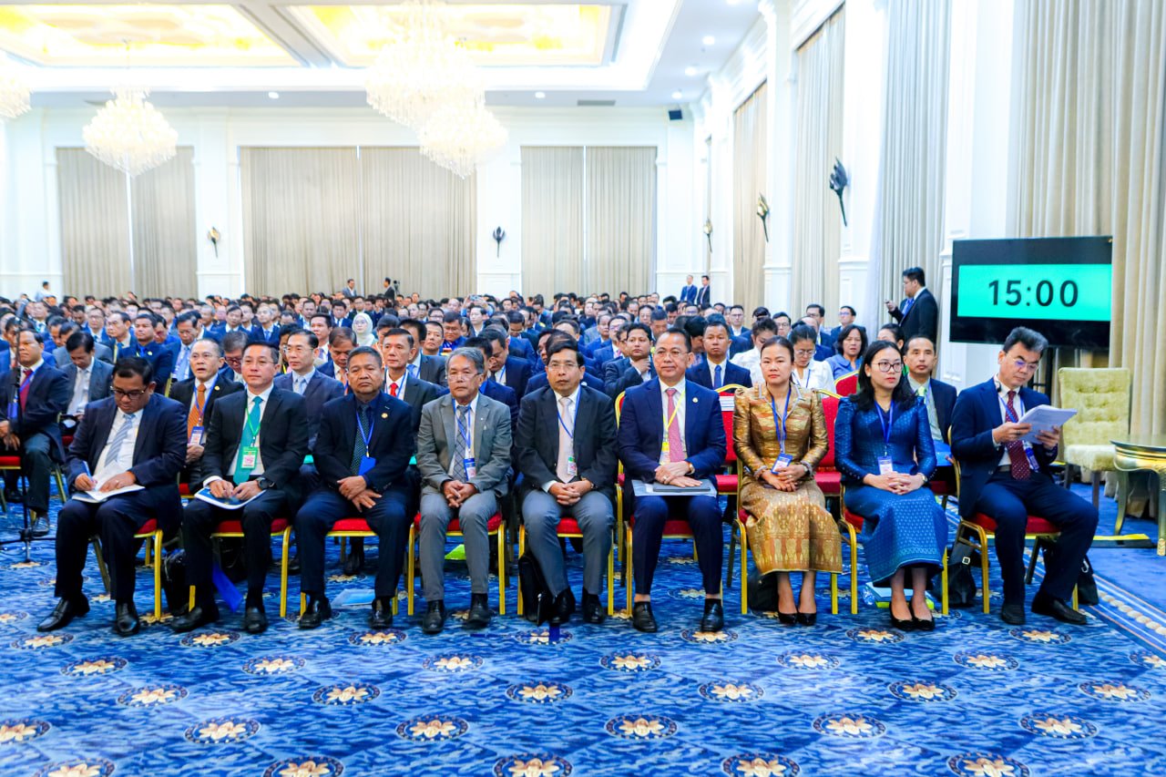 ឯកឧត្តមឧបនាយករដ្ឋមន្រ្តីប្រចាំការ វង្សី វិស្សុត