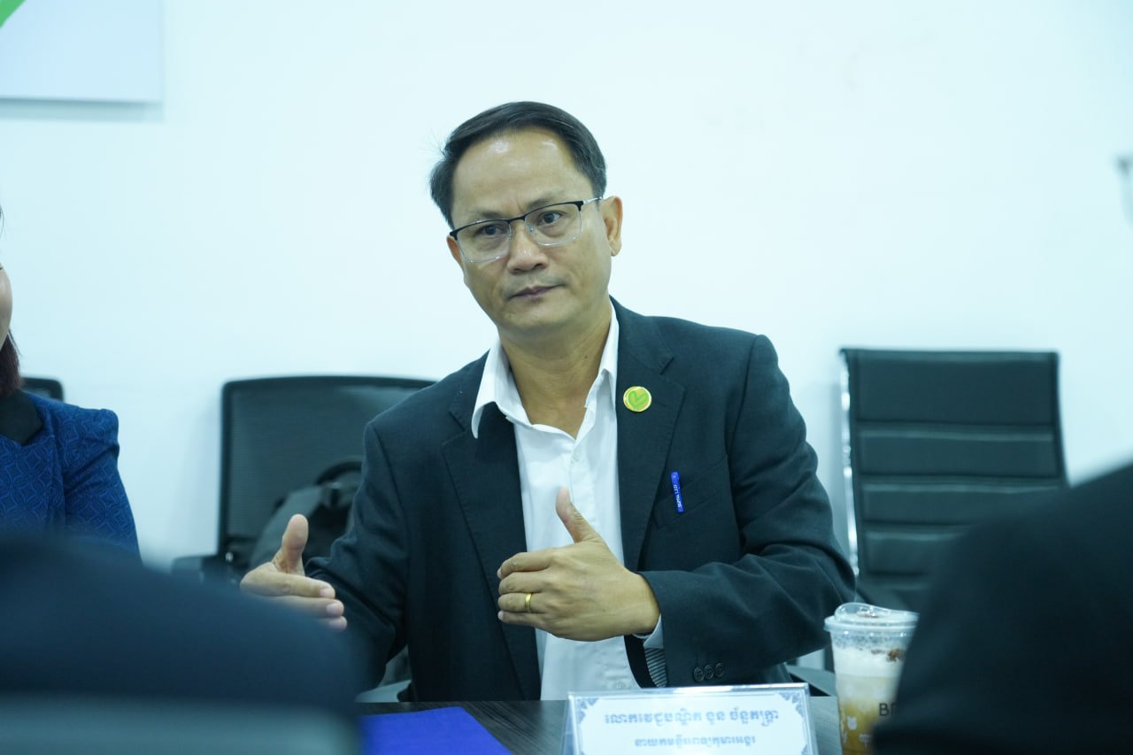 ក្រុមហ៊ុន លី ហួរ អេស ប៊ី អាយ អ៊ិនសួរេន