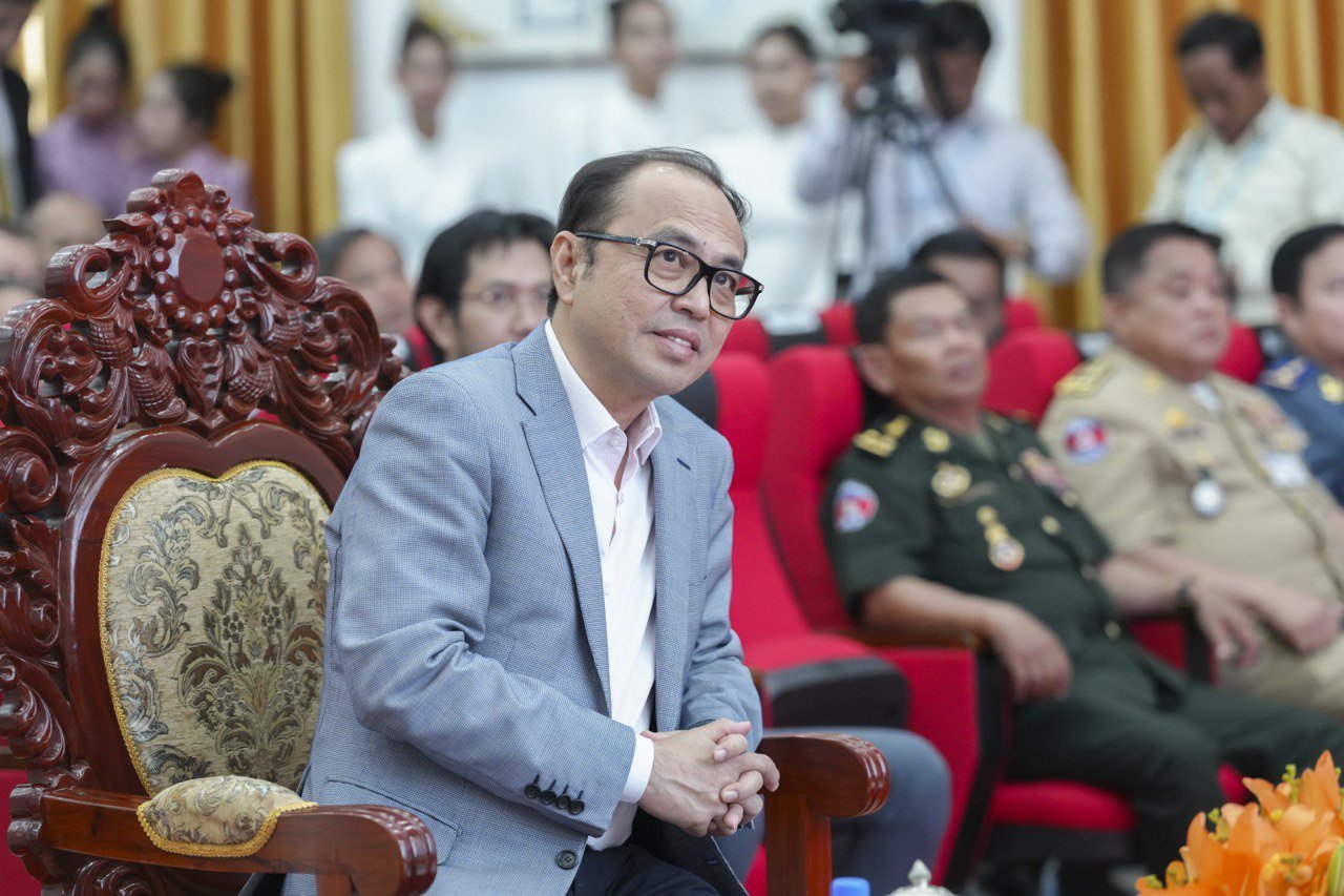 ឯកឧត្ដមឧបនាយករដ្ឋមន្រ្តីប្រចាំការ វង្សី វិស្សុត