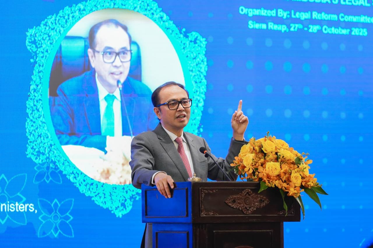 ឯកឧត្តមឧបនាយករដ្ឋមន្រ្តីប្រចាំការ វង្សី វិស្សុត