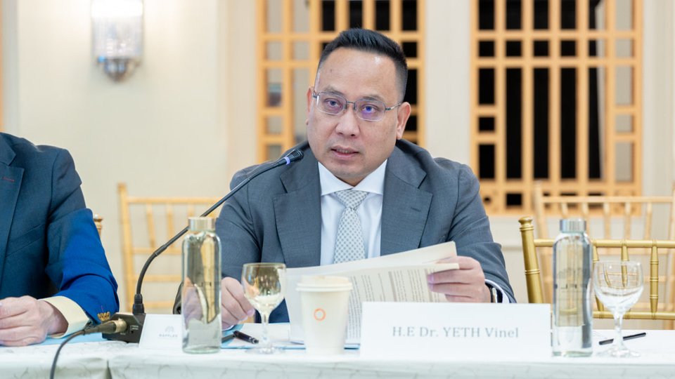 ឯកឧត្ដមបណ្ឌិត យ៉េត វីណែល