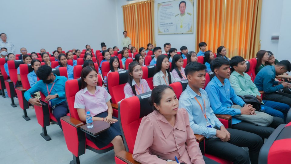 ឯកឧត្តមឧបនាយករដ្ឋមន្រ្តីប្រចាំការ វង្សី វិស្សុត