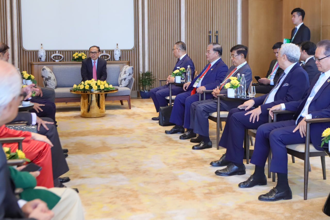 ឯកឧត្តមឧបនាយករដ្ឋមន្រ្តីប្រចាំការ វង្សី វិស្សុត