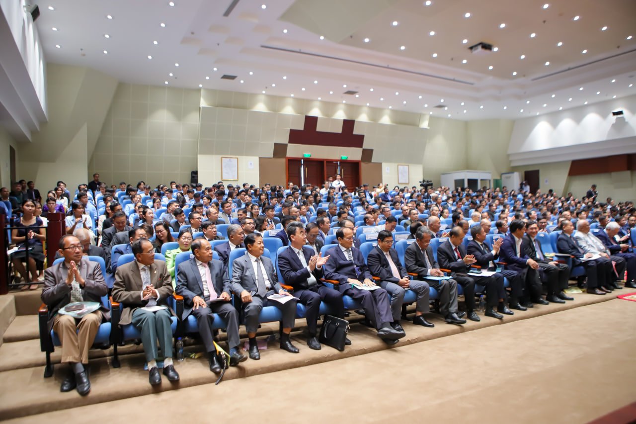 ឯកឧត្តមឧបនាយករដ្ឋមន្រ្តីប្រចាំការ វង្សី វិស្សុត