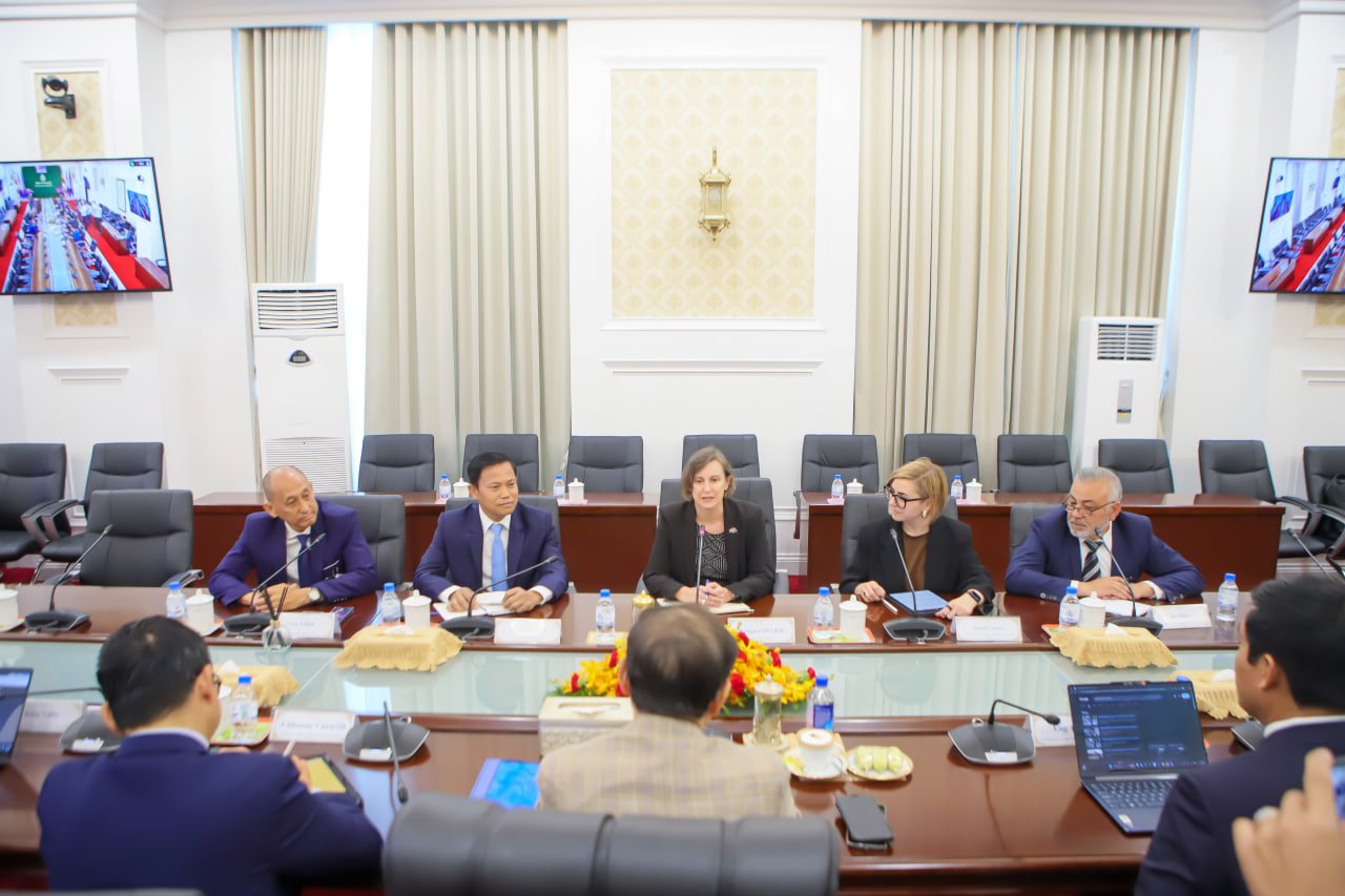 ឯកឧត្តមឧបនាយករដ្ឋមន្ត្រីប្រចាំការ វង្សី វិស្សុត