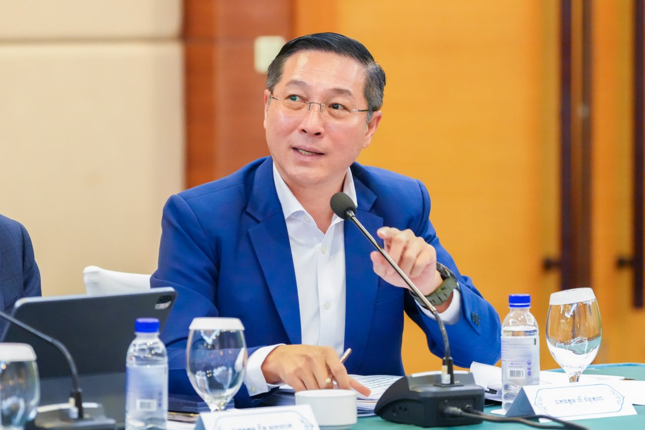 ឯកឧត្តមឧបនាយករដ្ឋមន្រ្តីប្រចាំការ វង្សី វិស្សុត