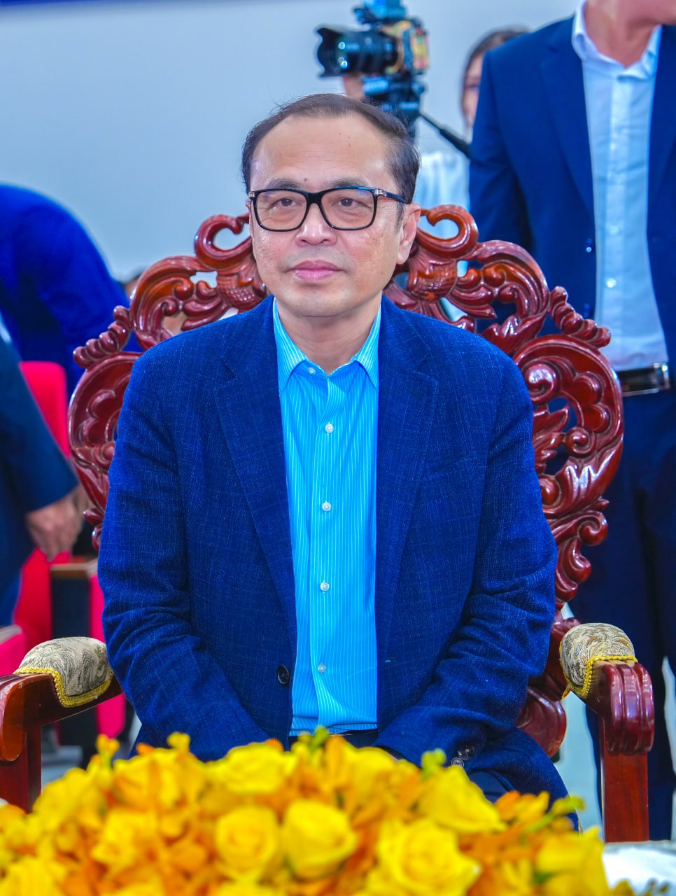 ឯកឧត្ដមឧបនាយករដ្ឋមន្រ្តីប្រចាំការ វង្សី វិស្សុត