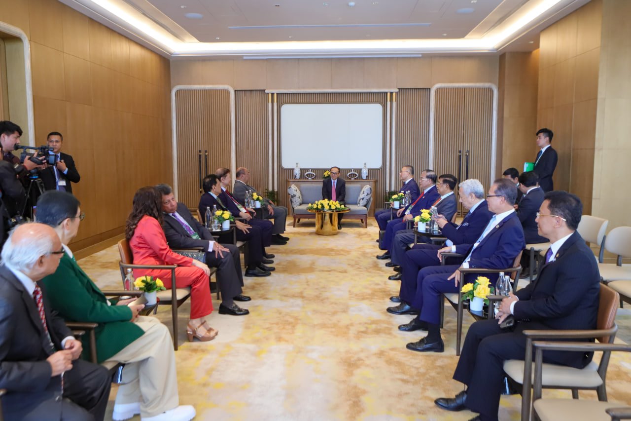 ឯកឧត្តមឧបនាយករដ្ឋមន្រ្តីប្រចាំការ វង្សី វិស្សុត