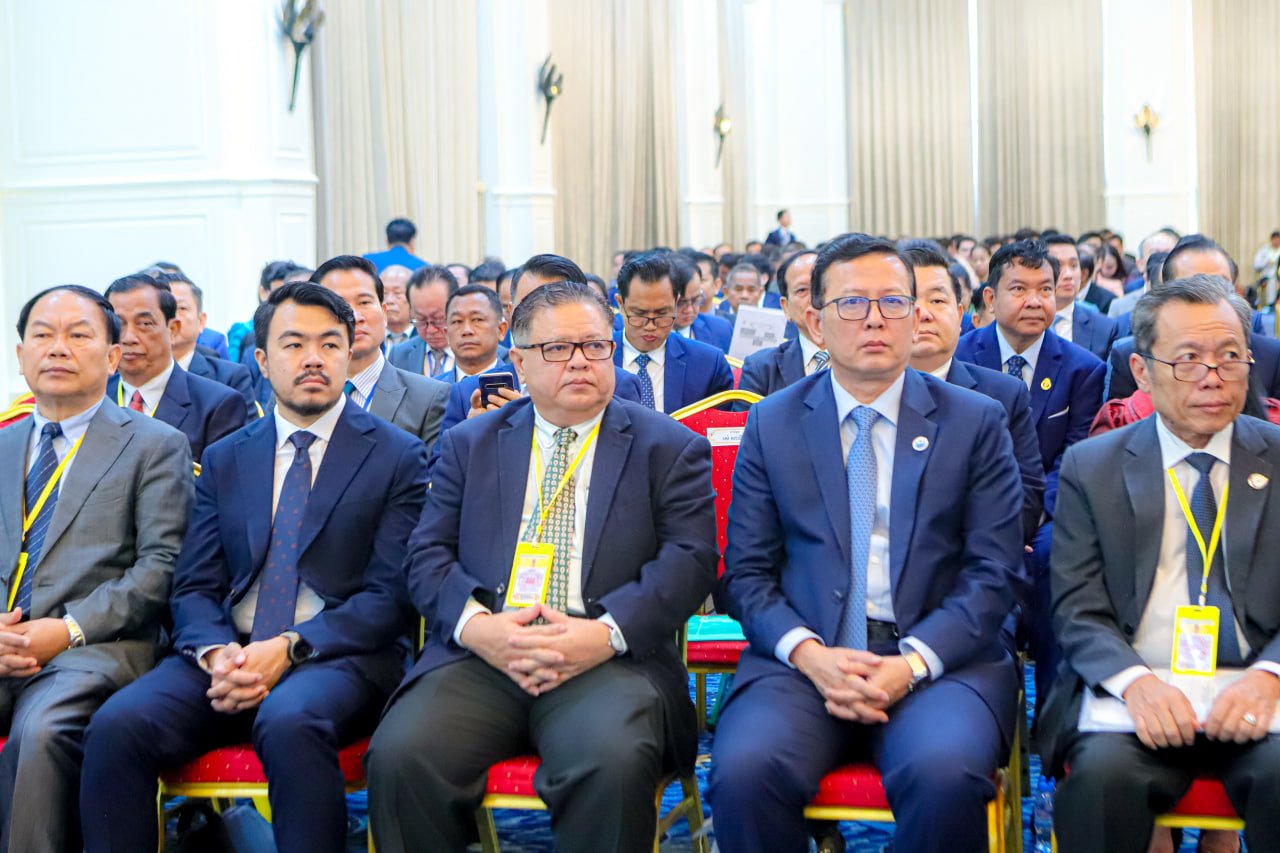 ឯកឧត្តមឧបនាយករដ្ឋមន្រ្តីប្រចាំការ វង្សី វិស្សុត