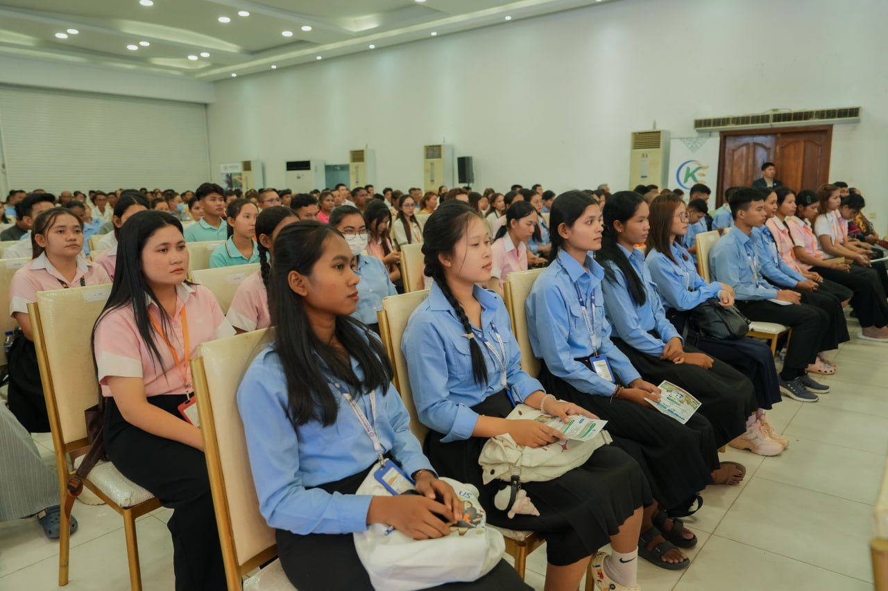 ឯកឧត្តម វង្សី វិស្សុត៖