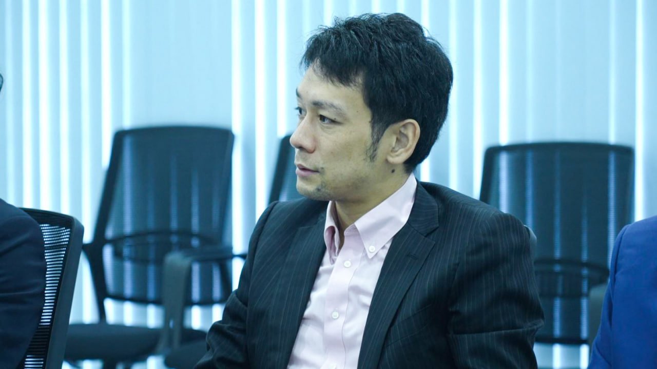 ក្រុមហ៊ុន លី ហួរ អេស ប៊ី អាយ អ៊ិនសួរេន