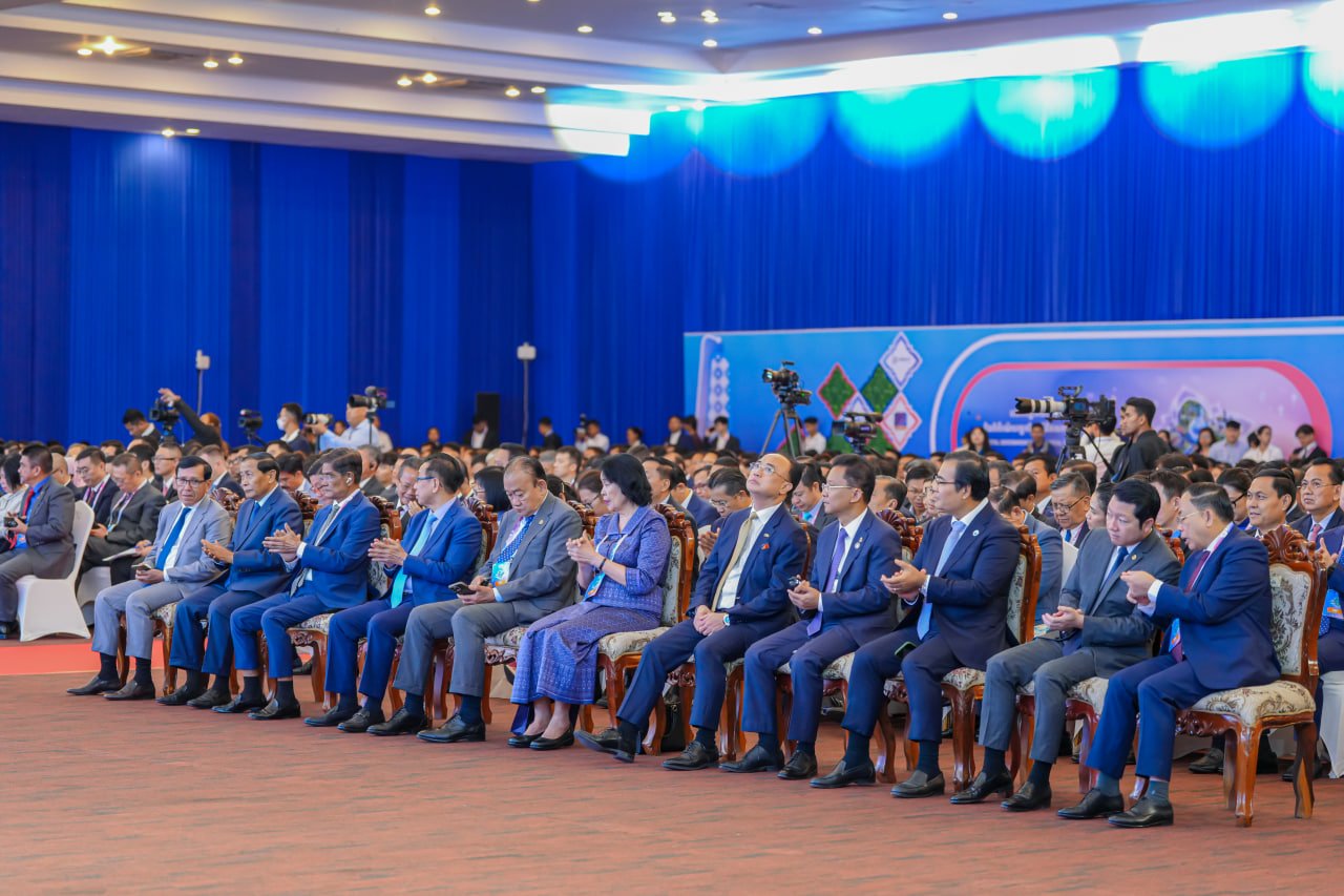 ឯកឧត្តមឧបនាយករដ្ឋមន្ត្រីប្រចាំការ វង្សី វិស្សុត