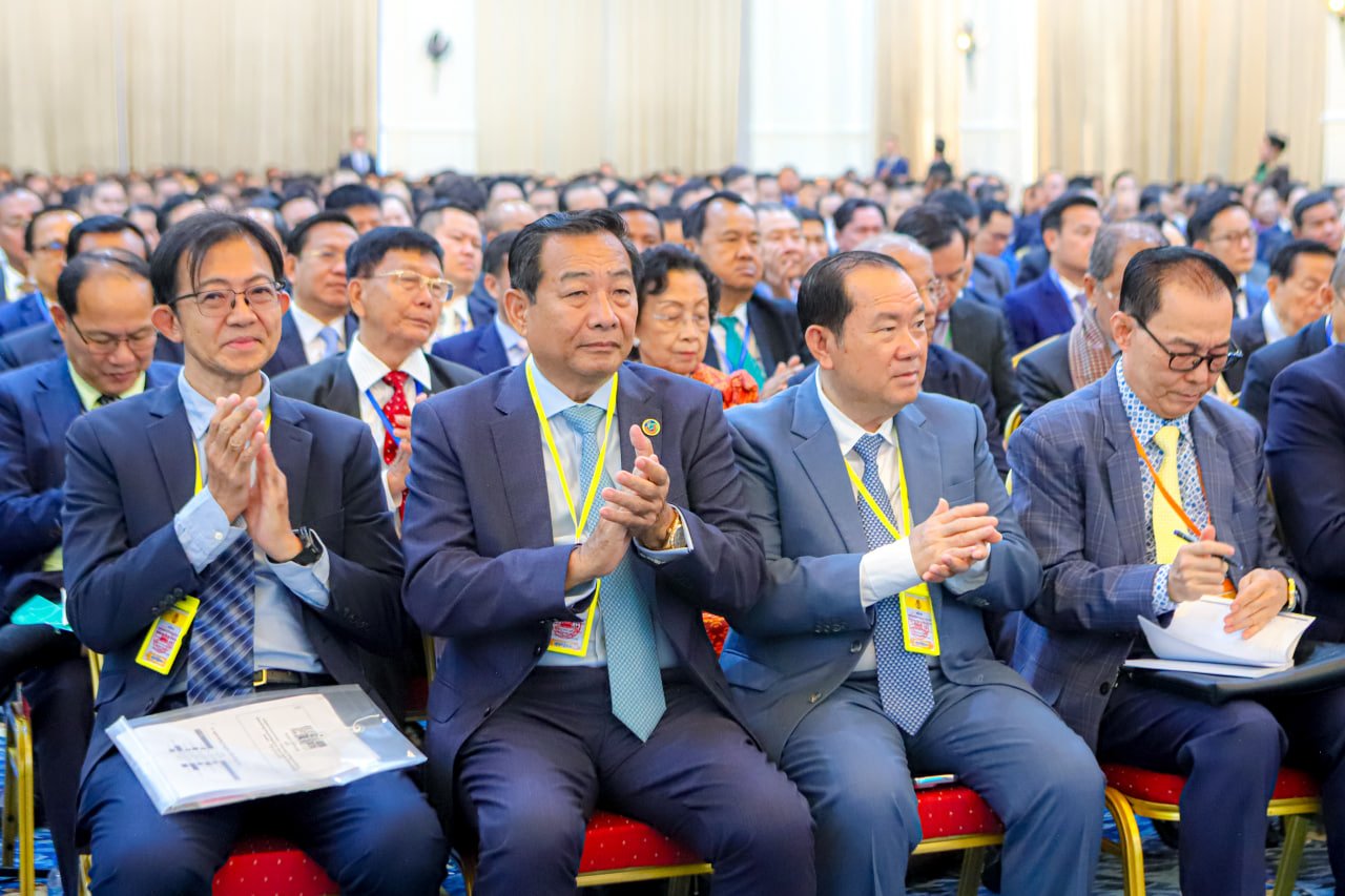 ឯកឧត្តមឧបនាយករដ្ឋមន្រ្តីប្រចាំការ វង្សី វិស្សុត