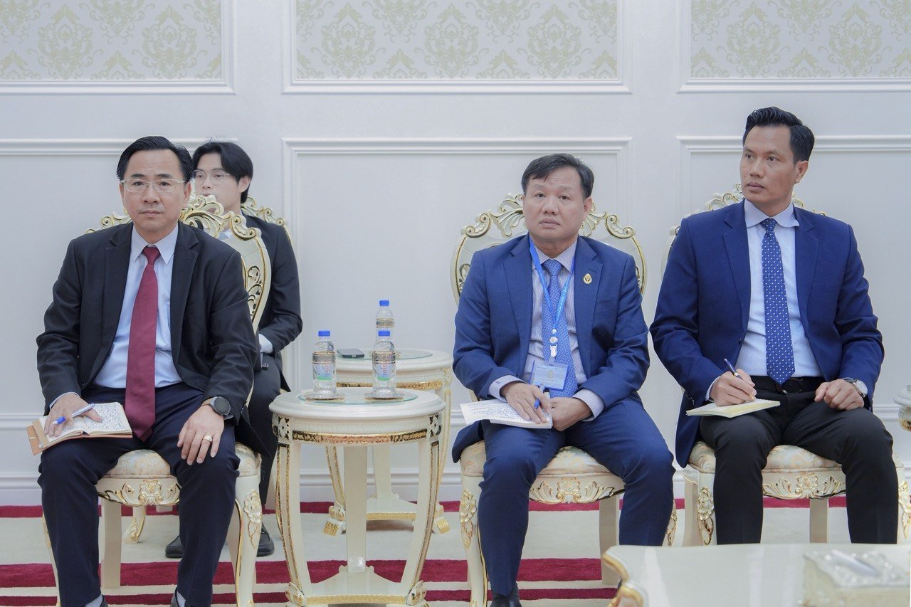 ឯកឧត្តមឧបនាយករដ្ឋមន្ត្រីប្រចាំការ វង្សី វិស្សុត