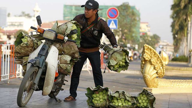 តួលេខ​ឆ្នាំ២០១៥ បង្ហាញ​ថា ពលរដ្ឋ​ខ្មែរ​២​លាន​កន្លះ​ជំពាក់​បំណុល​ធនាគារ​និង​មីក្រូ​ហិរញ្ញ​វត្ថុ​ឯកជន