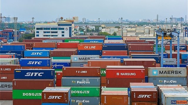 ត្រឹមតែកន្លះខែប៉ុណ្ណោះ ឱនភាពពាណិជ្ជកម្មវៀតណាម មាន ១ពាន់លានដុល្លារអាមេរិក (រូបភាព៖ https://e.vnexpress.net)