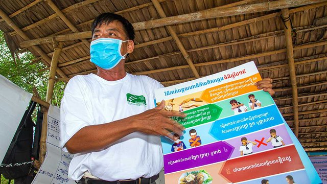 រូបភាព​​នៃ​សកម្ម​ភាពរបស់​គម្រោង​មួយ ដែលគាំទ្រ​ដោយ មូលនិធិ​ទឹកប្រាក់ ១លានដុល្លារ​ ដើម្បី​ប្រយុទ្ធ​ប្រឆាំ​ងកូវីដ-១៩ របស់ ក្រុមហ៊ុន ស្មាត អាស្យាតា ។