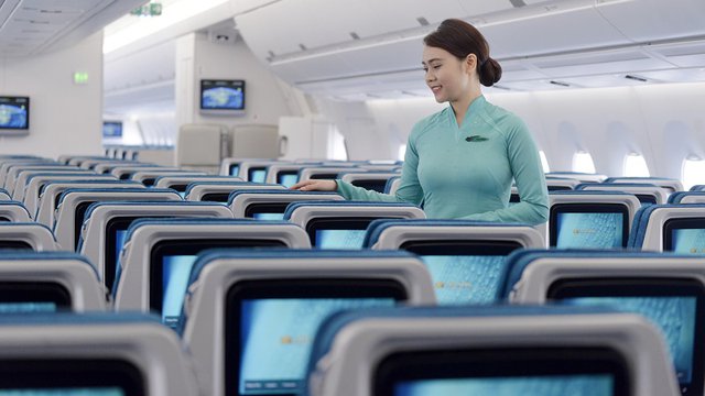 ក្រុមហ៊ុន Vietnam Airlines កាត់ប្រាក់ខែបុគ្គលិក ៤០% ព្រោះបញ្ហា Covid-19 (រូបភាព៖ https://www.thegioididong.com)